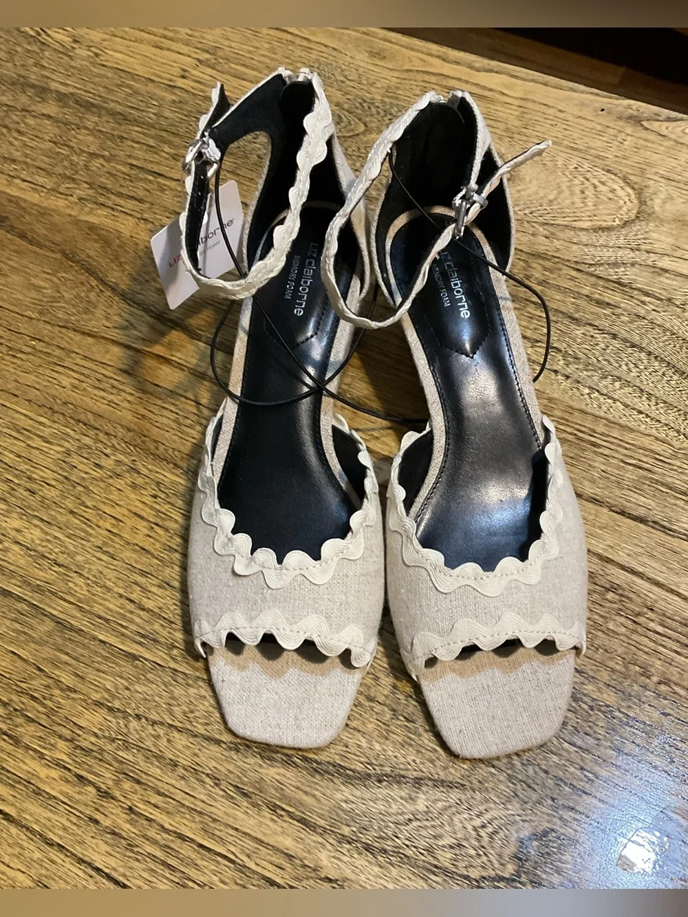 NWT Liz Claiborne Babbler Wedge Sandals, size 9, color: sand.
